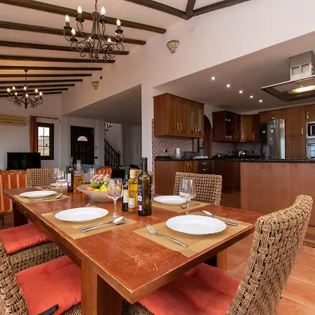 빌라 El Mirador 6 Bedrooms 아데제