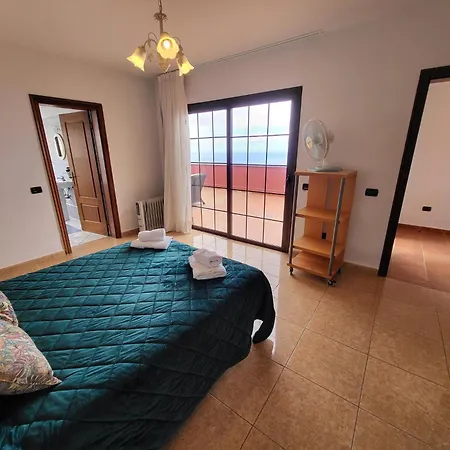 El Mirador 6 Bedrooms 아데제