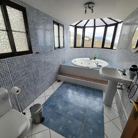 El Mirador 6 Bedrooms 빌라