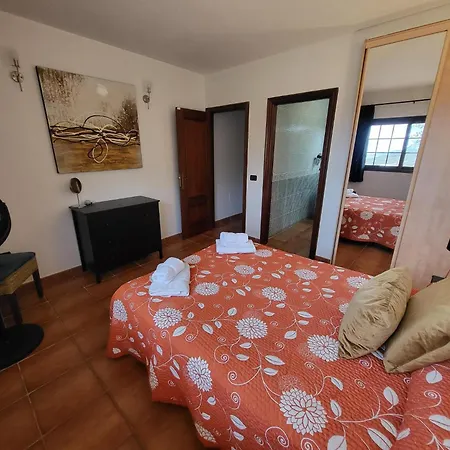 El Mirador 6 Bedrooms * 아데제