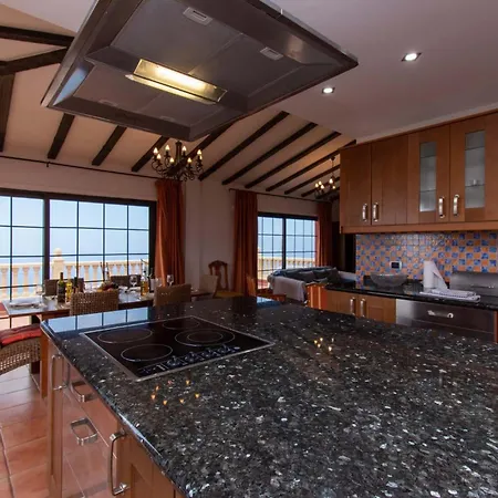 빌라 El Mirador 6 Bedrooms *
