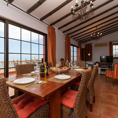 빌라 El Mirador 6 Bedrooms *