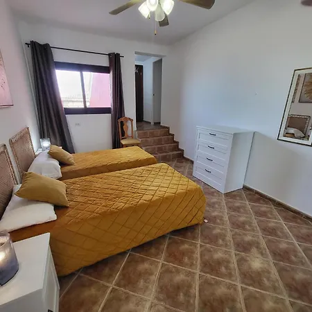 El Mirador 6 Bedrooms 빌라 아데제