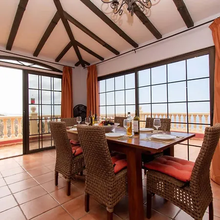 빌라 El Mirador 6 Bedrooms 아데제