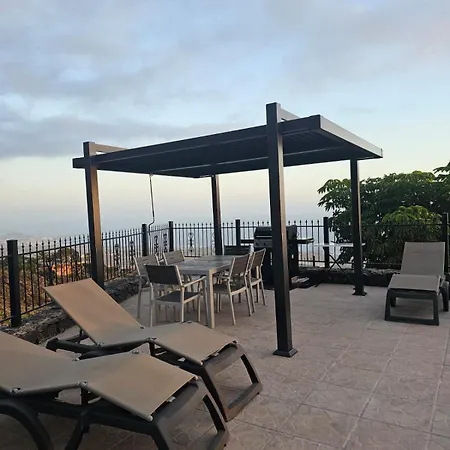 וילה El Mirador 6 Bedrooms אדחה