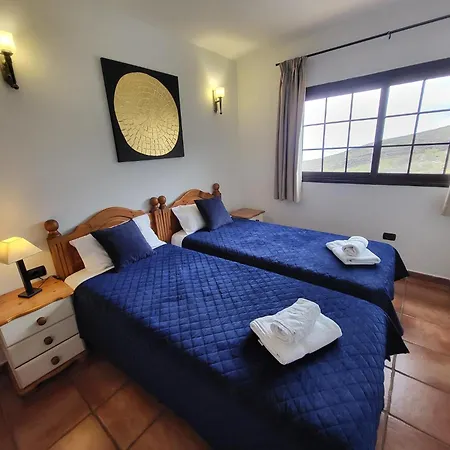 El Mirador 6 Bedrooms * 아데제