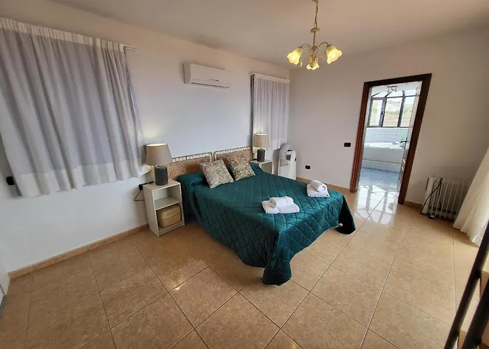 El Mirador 6 Bedrooms Вилла