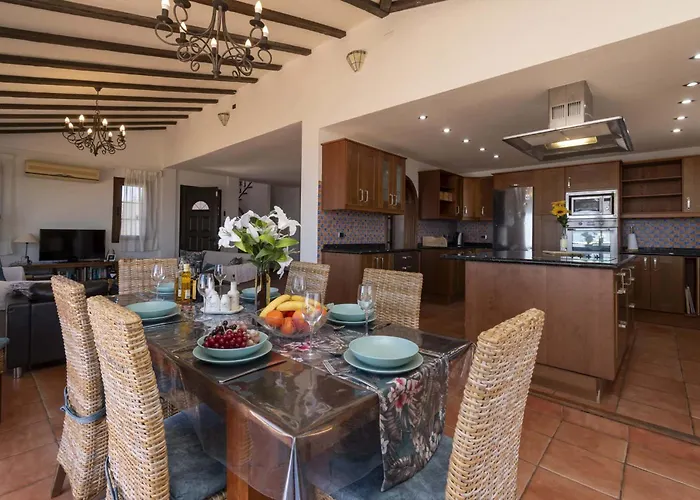 Вилла El Mirador 6 Bedrooms Адехе
