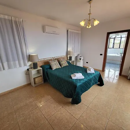 El Mirador 6 Bedrooms Вилла