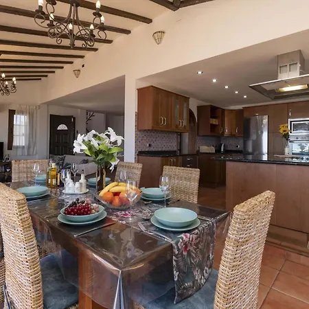 Вилла El Mirador 6 Bedrooms Адехе